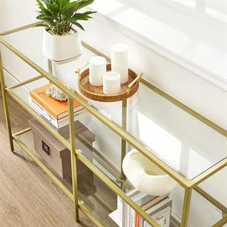 Miljøbillede af Vasagle konsolbord lavet af glas med guldfarvet stel.