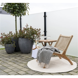 Miljøbillede med Derby lænestol i teak/polyrattan fra House nordic.