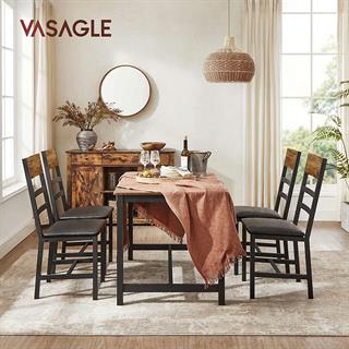 Miljøbillede af Vasagle sæt á to polstrede spisebordsstole i rustik brun med sort stel.