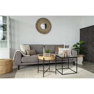 Miljøbillede med Lido 3 personers sofa i stone/sort fra House Nordic.