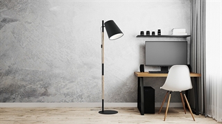 Miljøbillede med Finder gulvlampe i sort fra Design by Grönlund