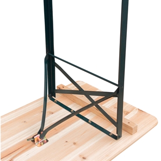 Detalje af Müchen Basic bord bænksæt fra FTI.