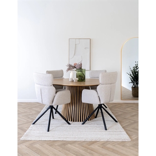 Miljøbillede med Osaka rundt Ø140 cm spisebord i egefiner fra House Nordic.