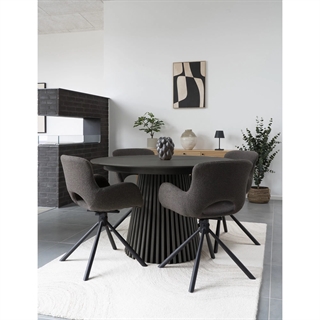 Miljøbillede med Osaka rundt Ø140 cm spisebord i sort egefiner fra House Nordic.