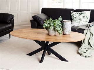 Miljøbillede med Star Sofa Base sofabordben i sort fra House of Sander