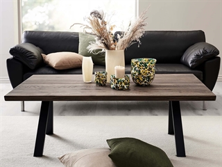 Miljøbillede med VS Sofa Base sofabordben i sort fra House of Sander