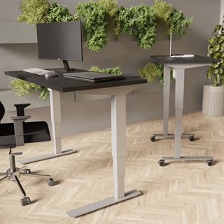 Miljøbillede af 501-37 Børne/junior hæve/sænkebord 100x60 cm i sort/sølvgrå fra Conset 