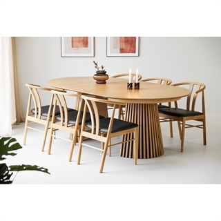 Miljøbillede af Osaka spisebord med 2 tillægsplader i egefiner fra House Nordic.
