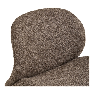 Nærbillede af Sofia loungestol i brun fra House Nordic.