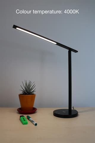 Diva lampe i et slankt og moderne design fra Unilux.