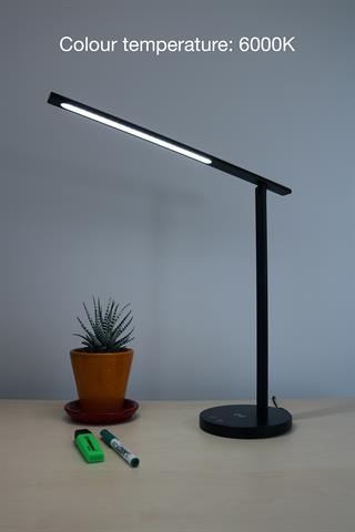 Diva lampe i et slankt og moderne design fra Unilux.
