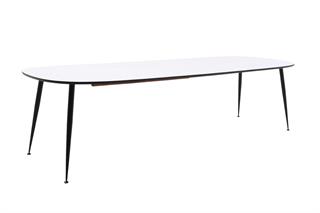 Langbord i hvid laminat med 2 udtræksplader og sorte bordben.