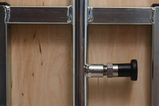 Detalje af EM1 Bordvogn med ryg og pladeholder fra Easy-Mover.