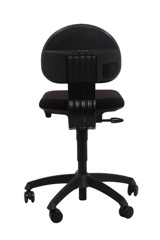 Labofa kontorstol i sort set bagfra.