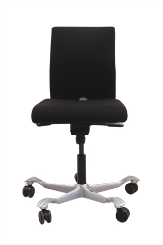 Det sorte stof set tæt på.