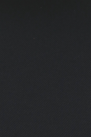 Det sorte stof set tæt på.