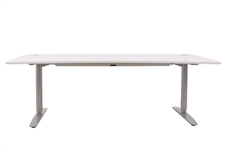 Hæve sænkebord i hvid med sølvgråt stel set forfra.