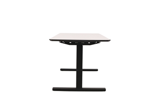 Hæve sænkebord i hvid med sort stel set fra siden af.
