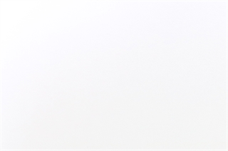 Den hvide decor laminat set tæt på.