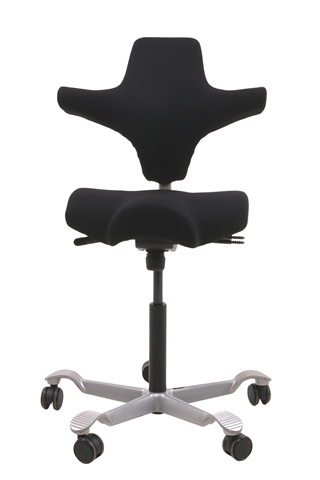 Håg Capisco 8106 kontorstol i sort set forfra.