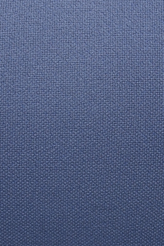 Det mellemblå fame stof set tæt på.