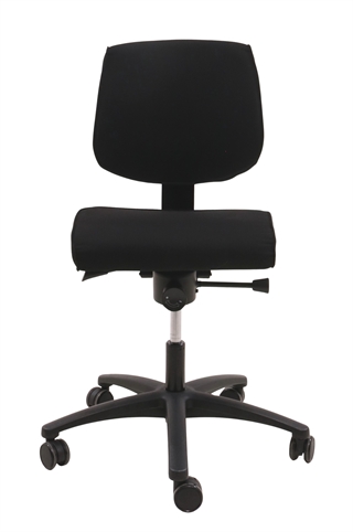 RBM 615 Kontorstol i sort set forfra.