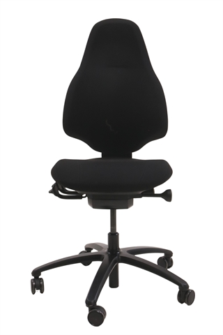 RH Mereo 220 kontorstol i sort set forfra.
