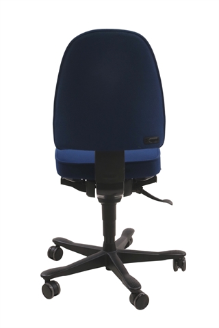 Kinnarps Free Float 6000 kontorstol i mørkeblå set bagfra.
