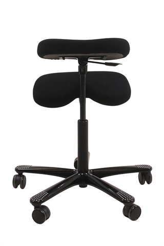 Håg Balans Vital 6035 knæstol i sort set bagfra.