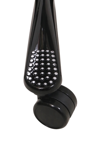 Fodkrydset i sort set tæt på.