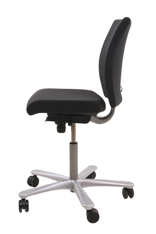 Håg H04 4200 kontorstol i antracitgrå set fra siden af.