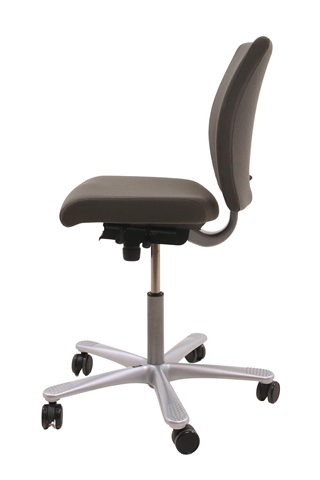 Håg H04 4200 kontorstol i grå set fra siden af.