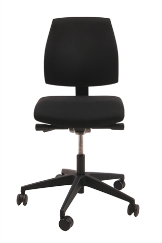 Interstuhl 16G2 kontorstol set forfra.