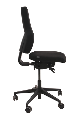 Ventus Office 2 kontorstol i sort set fra siden af.
