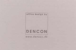 Mærket Dencon set tæt på.