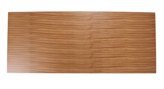 Mødebord i valnød set oppefra.