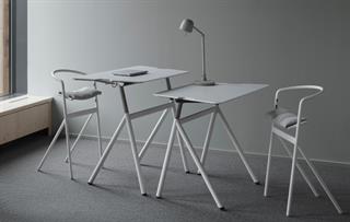 Den flotte Standup desk i flere varianter fra Matting.