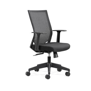 W 101 kontorstol i sort fra FTI - her vist med armlæn (tilkøb).