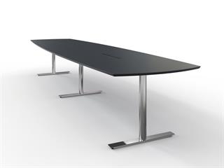 Fumac InLine bådformet konferencebord med sort bordplade på krom stel