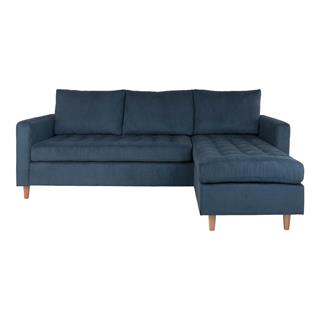 Sofa i blå fløjl med træben fra Nordic House.
