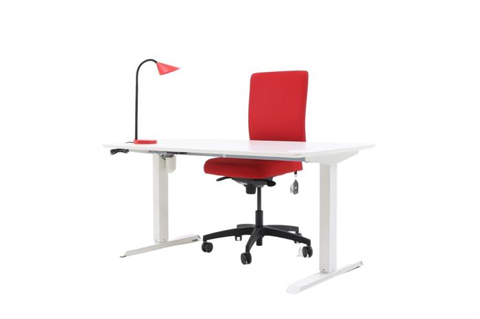 Kontorsæt med bordplade i hvid, stelfarve i hvid, rød bordlampe og rød kontorstol