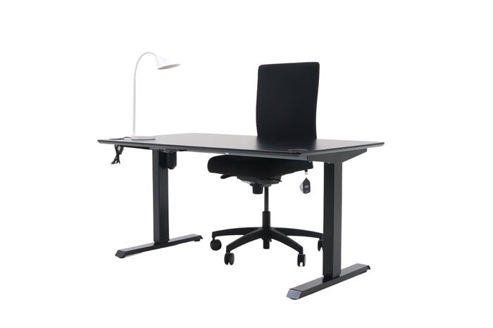 Kontorsæt med bordplade i sort, stelfarve i sort, hvid bordlampe og sort kontorstol