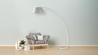 Miljøbillede med Bow gulvlampe fra Design by Grönlund