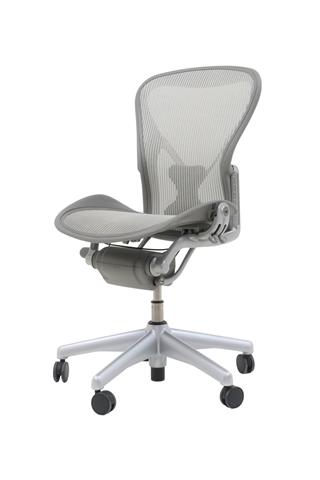 Flot og elegant kontorstol fra Herman miller i grå.